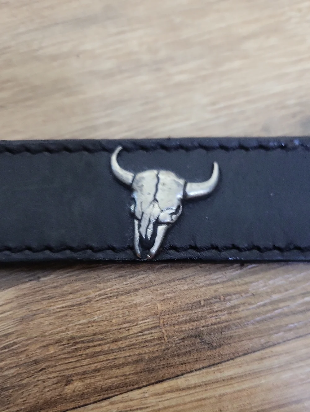 MONTANA SILVERSMITHS Black Leatger Silver Concho Wester Belt. Size 31.5